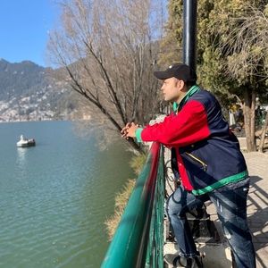 Meet your Posher, Deepak